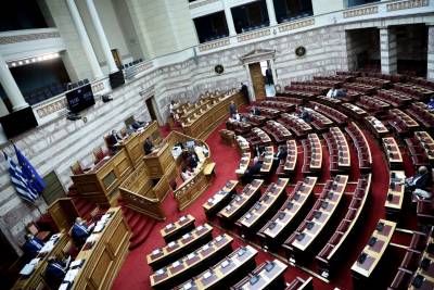 Ψηφίστηκε η τροπολογία για τους εμβολιασμούς - Τι προβλέπει