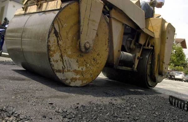 Απευθείας αναθέσεις έργων οδοποιίας στην Οιχαλία