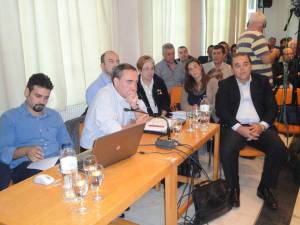 Αναπάντητα ερωτήματα άφησαν ΤΕΡΝΑ και Τατούλης