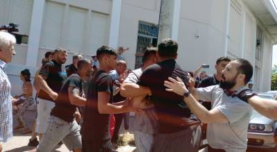 Δολοφονία 11χρονης: Επεισόδια κατά τη μεταγωγή του δράστη στον εισαγγελέα (βίντεο)