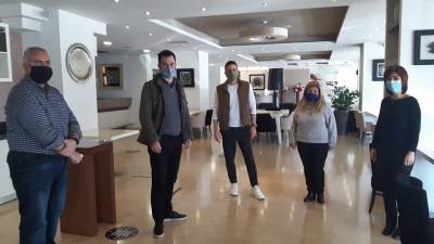 Μεσσηνία: Αναφορά Χαρίτση με αιτήματα εργαζομένων στον τουρισμό