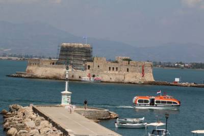 Έκθεση ζωγραφικής εικαστικών καλλιτεχνών στο Ναύπλιο