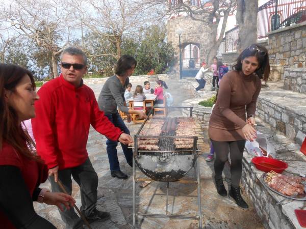 Τσικνοπέμπτη στην Κυπαρισσία (φωτογραφίες)