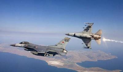 Δύο ζεύγη τουρκικών μαχητικών πέταξαν πάνω από Μακρονήσι και Ανθρωποφάγους