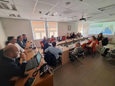 Κοινό μέτωπο των Δημάρχων Καλαμάτας, Μεσσήνης και Δυτικής Μάνης για την ανάπτυξη της παραλιακής ζώνης - Διευρυμένη συνάντηση εργασίας