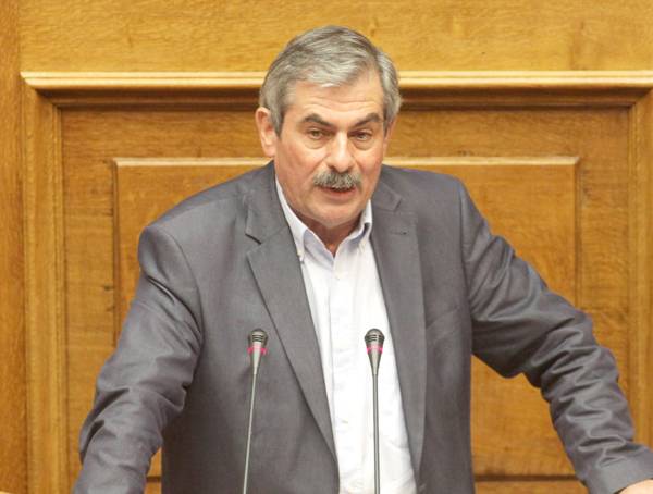 Θανάσης Πετράκος: Πολυνομοσχέδιο - λαιμητόμος στην κοινωνική ασφάλιση