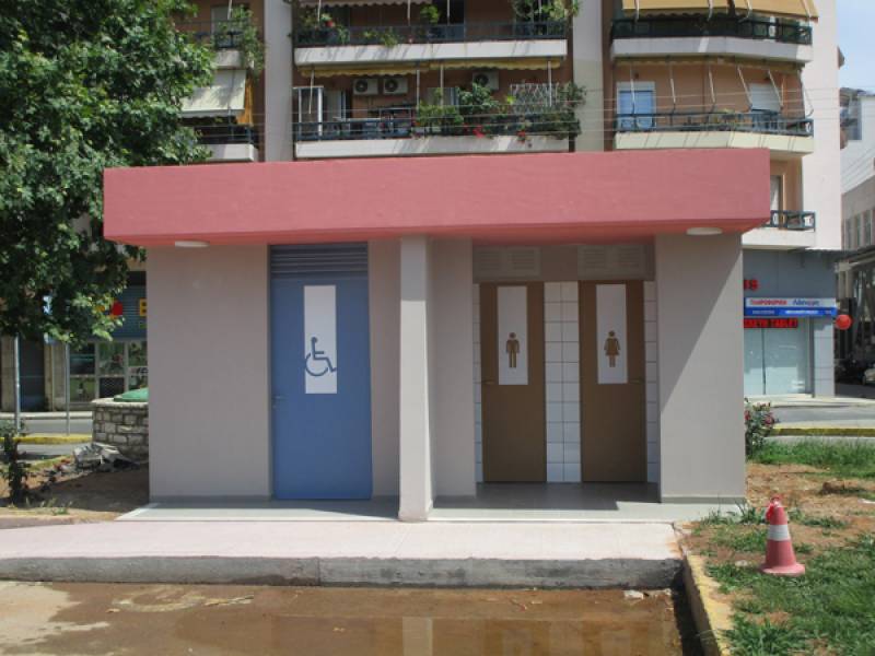 Ξεκίνησε η λειτουργία των δημοτικών τουαλετών στο πάρκινγκ του Νέδοντα