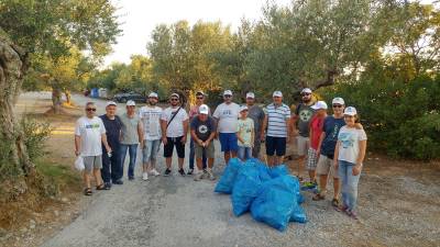 Καθάρισαν την παραλία