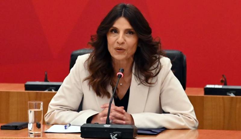 Τσαπανίδου: Δουλειά του κράτους δεν είναι να βάζει ολικό λουκέτο λόγω του χιονιά αλλά να λειτουργεί η χώρα