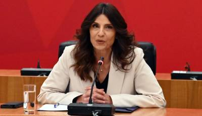 Τσαπανίδου: Δουλειά του κράτους δεν είναι να βάζει ολικό λουκέτο λόγω του χιονιά αλλά να λειτουργεί η χώρα