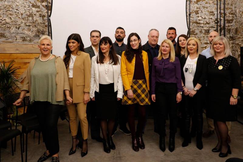 Καλαμάτα Ξεκινάμε: 12 νέους υποψηφίους παρουσίασε η Οικονομάκου, που ζητάει δημοσκόπηση (βίντεο)