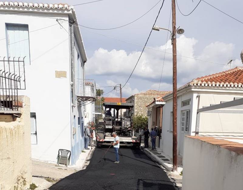 Εργασίες αποκατάστασης ζημιών στη Μεθώνη