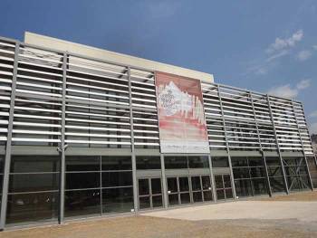 Εκδικάστηκε η προσφυγή διεκδίκησης της οικογένειας Λιναρδάκη: &quot;Τρίζει&quot; το Μέγαρο Χορού για το Δ. Καλαμάτας