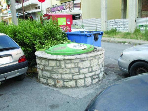 Μαζεύονται τα σκουπίδια από την πόλη της Καλαμάτας (βίντεο)