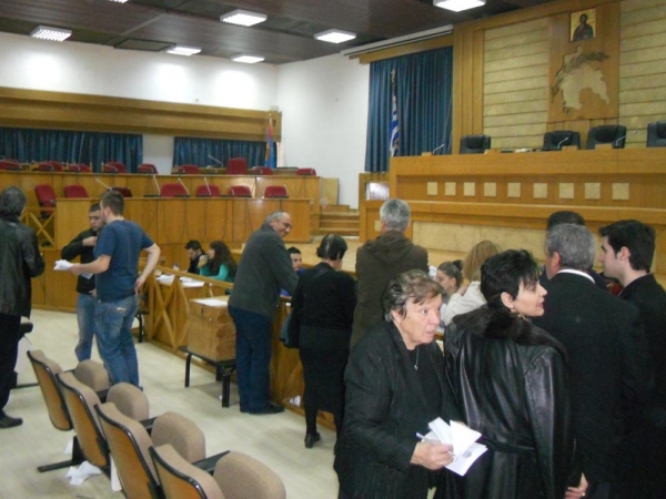 Μεγάλη συμμετοχή στις εκλογές του ΠΑΣΟΚ