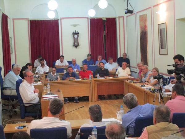 Δήμος Καλαμάτας: Καταγγελία συμβάσεων, γιατί δεν καταβάλλονται μισθώματα