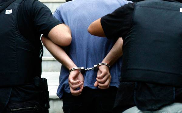 Δύο συλλήψεις για παράνομα τυχερά παιχνίδια στο Λουτράκι