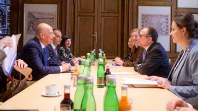 Δένδιας: Εξαιρετική η χειρονομία της Αυστρίας για τα θραύσματα του Παρθενώνα