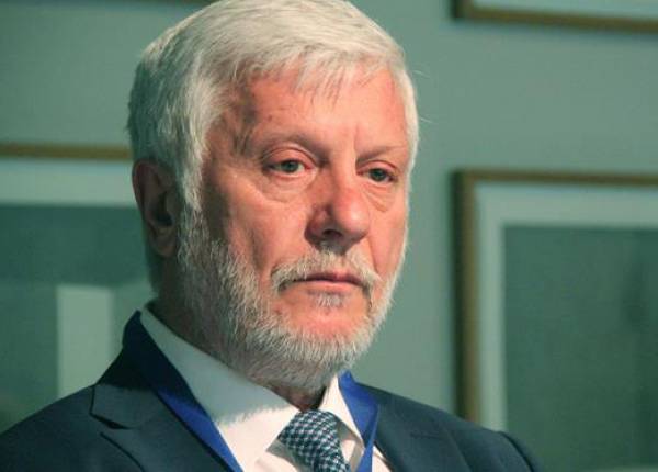 Τουριστικά τρένα κρουαζιέρας εξετάζει ο Τατούλης