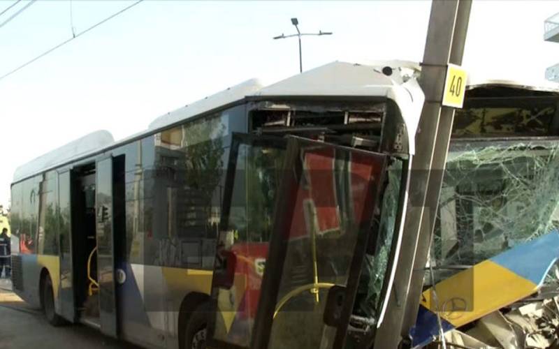 Σοβαρό τροχαίο ατύχημα στον Άλιμο (βίντεο)