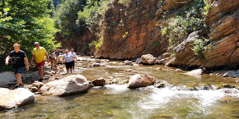200 πεζοπόροι διέσχισαν τη Νέδα (φωτογραφίες)
