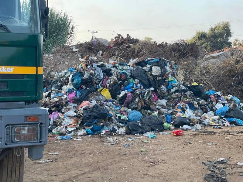 Τα «Ανυπότακτα Φιλιατρά» για σκουπίδια στο "Αγροκήπιο"