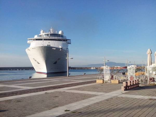 1.142 τουρίστες στην Καλαμάτα με το "Costa ΝeoClassica"