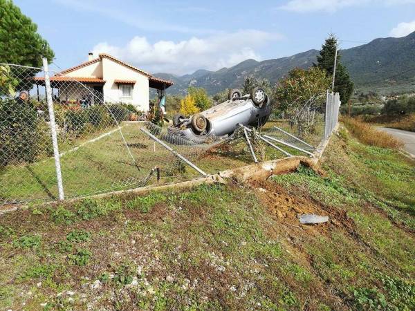 Μεσσηνία: Αυτοκίνητο ανατράπηκε και κατέληξε σε κήπο!