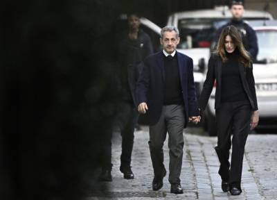 Γαλλία: Μπήκε φυλακή και κατέθεσε αίτημα αποφυλάκισης ο Νικολά Σαρκοζί (βίντεο)