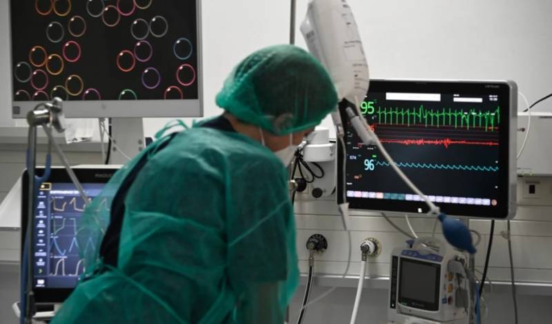 Καπραβέλος: Οι ασθενείς με Όμικρον χτύπησαν την πόρτα της Εντατικής