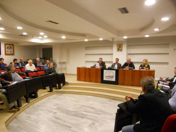 Επιδιορθώσεις αγροτικών δρόμων στο Δήμο Μεσσήνης 