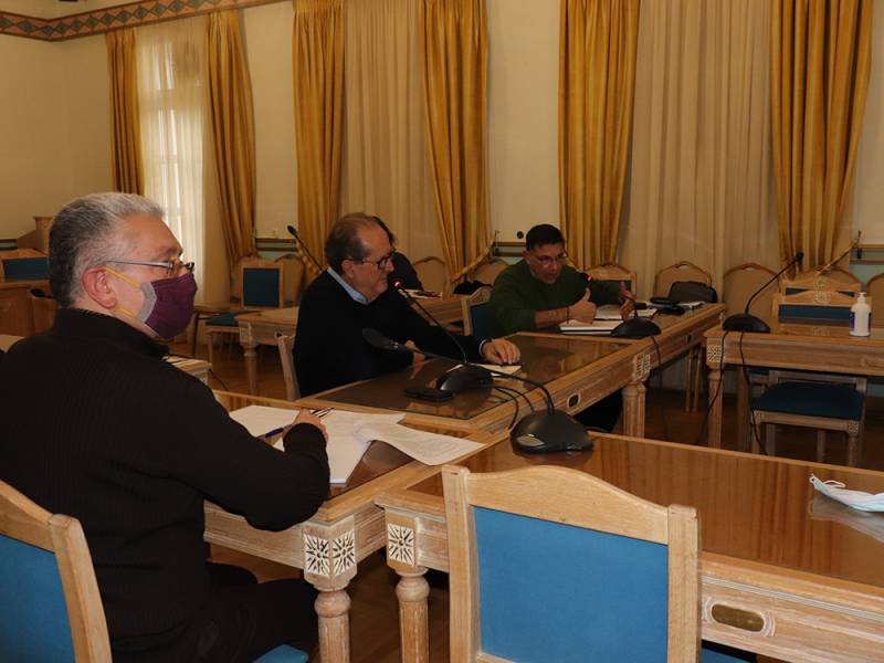 Τηλεδιάσκεψη Νίκα για φυσικό αέριο και τρένο