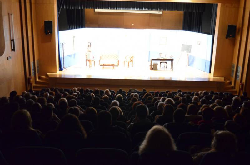 Τελευταίες παραστάσεις του έργου ''Δεν είμαι εγώ'' από το Μεσσηνιακό Ερασιτεχνικό Θέατρο