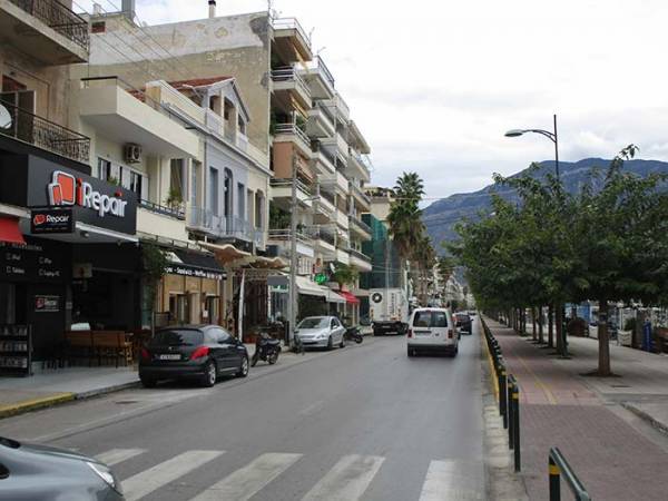 Δημοτικό Συμβούλιο Καλαμάτας: Απόφαση σήμερα για μερική μονοδρόμηση της Ναυαρίνου