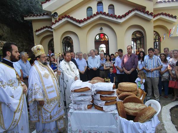 Η γιορτή των Αγίων Αναργύρων στην Καλαμάτα (βίντεο)