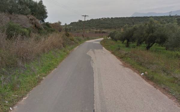 Κουνάς το δάχτυλο παρά τα άφαντα έργα