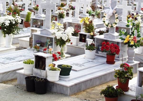 Εκλεψαν καντήλια από το νεκροταφείο του Βασιλικού