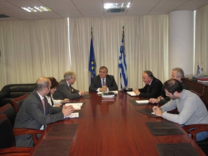 Σύσκεψη στην Αποκεντρωμένη Διοίκηση για απεμπλοκή και προώθηση επενδύσεων