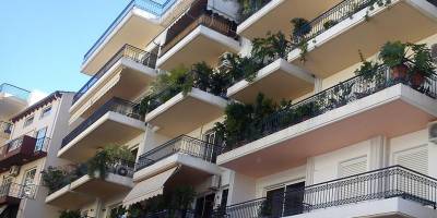 Μητροπολίτης Μεσσηνίας κατά πλειστηριασμού κατοικιών 