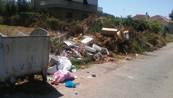 Αγανάκτηση στα Φιλιατρά για τους σκουπιδότοπους