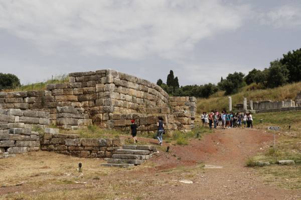 Γέμισε μαθητές η Αρχαία Μεσσήνη