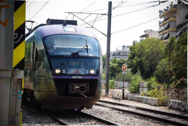 Με προβλήματα γίνονται τα δρομολόγια του Προαστιακού στη γραμμή Πειραιάς - Κιάτο