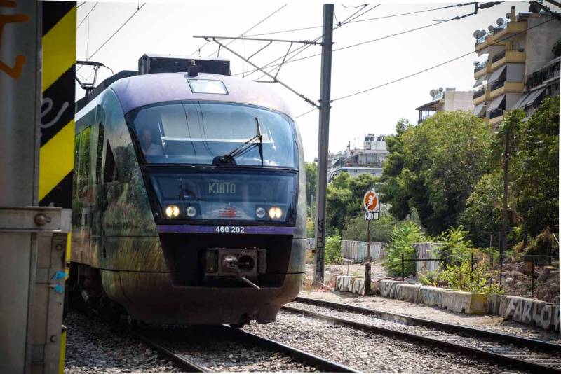 Με προβλήματα γίνονται τα δρομολόγια του Προαστιακού στη γραμμή Πειραιάς - Κιάτο