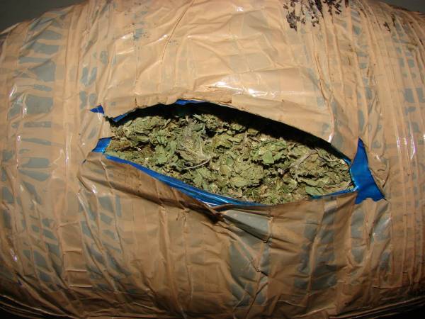 Πέντε συλλήψεις για 458 κιλά χασίς στην Κορινθία