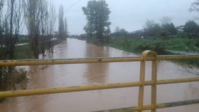 Λαμία: Πλημμύρες στον Δομακό - Διακόπηκε η σιδηροδρομική συγκοινωνία Αθηνών-Θεσσαλονίκης