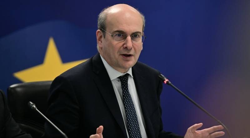 Χατζηδάκης: Μέτρα για ευάλωτους και τη μεσαία τάξη