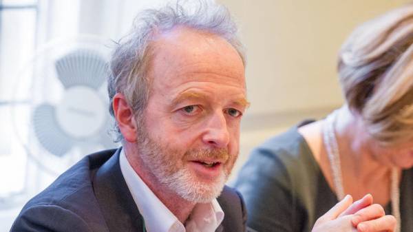 Χιούγκο Ντίξον: "Ο Τσίπρας πρέπει να σχηματίσει μια σταθερή και αξιόπιστη κυβέρνηση"