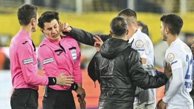 Αναβλήθηκαν επ' αόριστον όλοι οι ποδοσφαιρικοί αγώνες στην Τουρκία