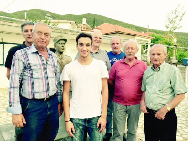 Απονομή 1.000 ευρώ σε επιτυχόντα στο Πανεπιστήμιο Αιγαίου από το σύλλογο απανταχού Δεσυλλαίων «Ο Αγιος Γεώργιος»