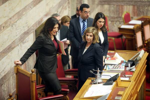 Εσπασε τα ρεκόρ η Κωνσταντοπούλου - 14 ώρες στην έδρα!